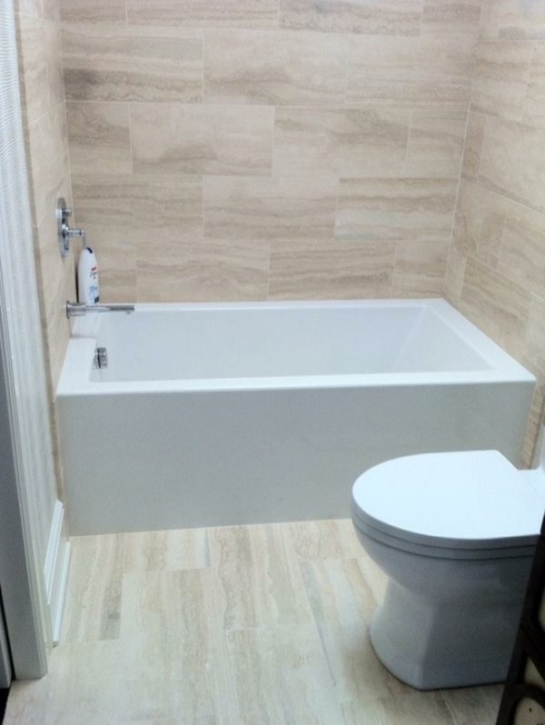 Beige Travertine Tub Walls and Floor